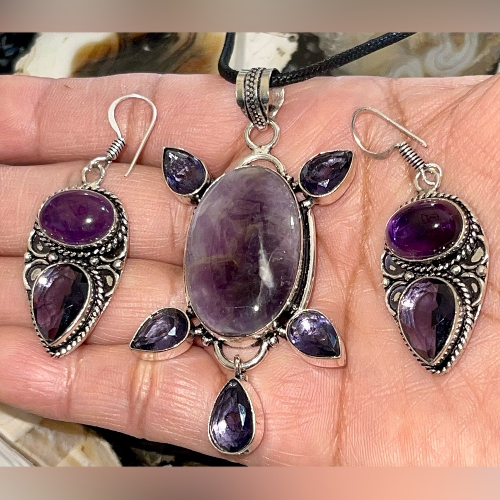 Purple Amethyst & Glass Pendant & Earrings Set - Picture 5 of 16